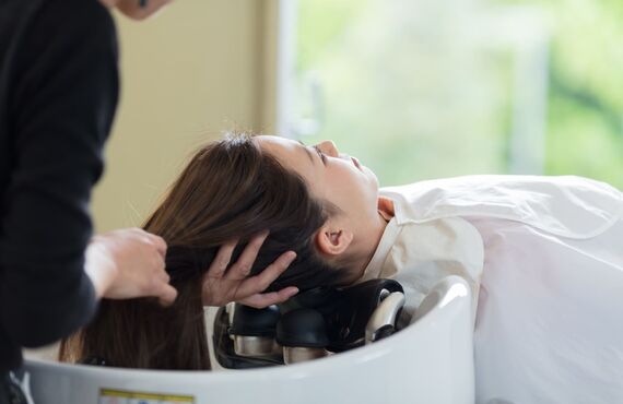 ヘッドスパで頭皮ケアと癒しの時間をご提供します | 多治見のトータルサロン・美容室の美ヘア(be hair) 